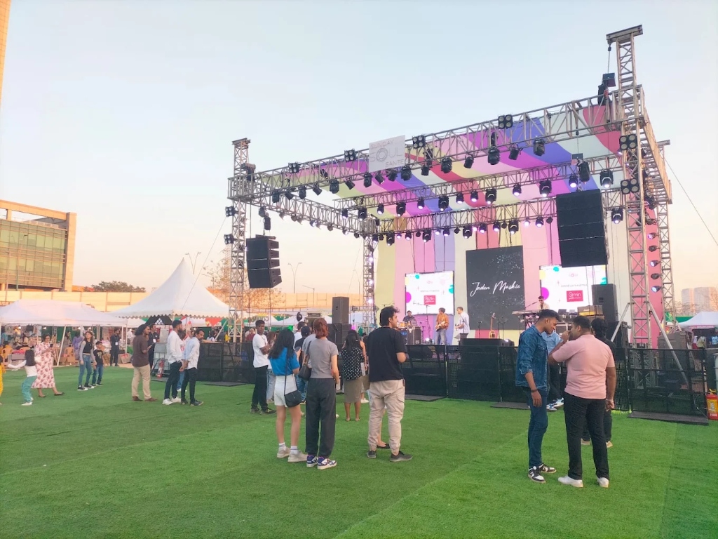 Live Concert Stage & Line Array Rigging